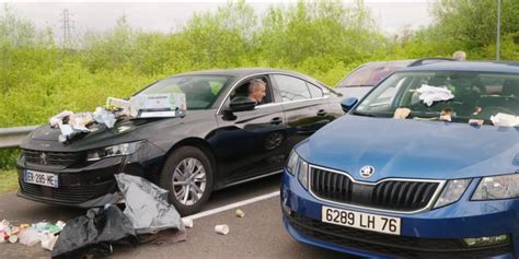 Imcdb Org Peugeot S Rie In L Incroyable Embouteillage