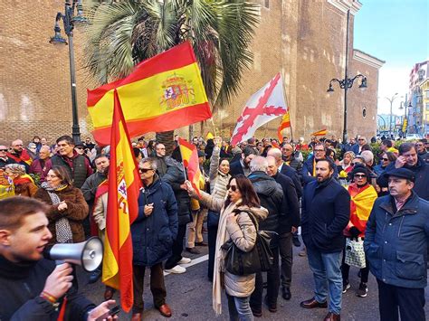 En Defensa De La Constituci N Y Contra Pedro S Nchez Protestas Ante La