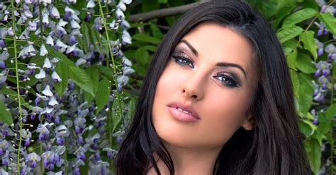 Alice Goodwin Massive Boobs In Green Bikini PORN BABES Ur Dream Girls