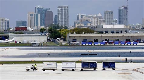 Thunderstorms Temporarily Halt Flights At Fort Lauderdale Airport