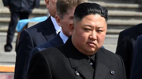 Kim Jong Un Inspecciona Un Almac N De Misiles Bal Sticos Junto Con Su