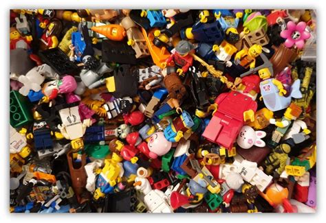 How to Display Minifigures: A Beginner's Guide - Minifigures.com Blog