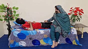 Mi tía tetona atrapó mi polla y empezó a follarla XVIDEOS