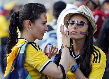 Torcedoras colombianas roubam a cena no Mineirão