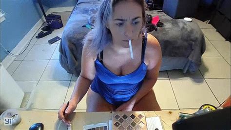 Chloe Smokes And Masturbates While Putting Makeup On Amateur House Clips Sale