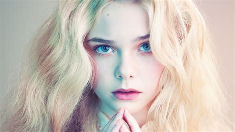 Elle Fanning Wallpaper 4K Beautiful Girl Portrait Blonde