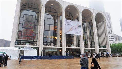 Must-See Opera Performances In NYC - CBS New York