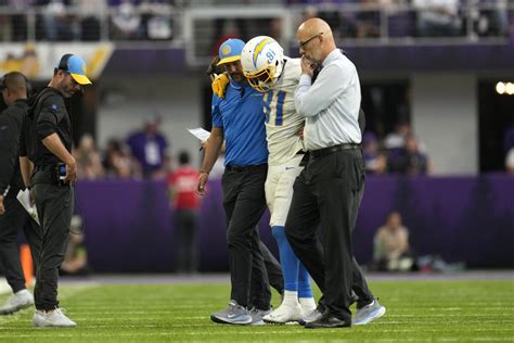 Chargers' Mike Williams out for rest of season with torn ACL - Los ...