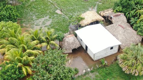 Pnc Apoya A Comunidades Afectadas Por Lluvias En Moyuta Agencia