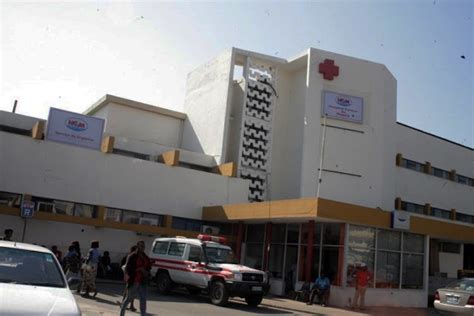 Hospital Central De Maputo Edif Cio Moderno Na Av Mondlane Dos Anos