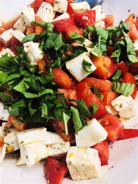 Chopped Caprese Salad Cooks Well With Others