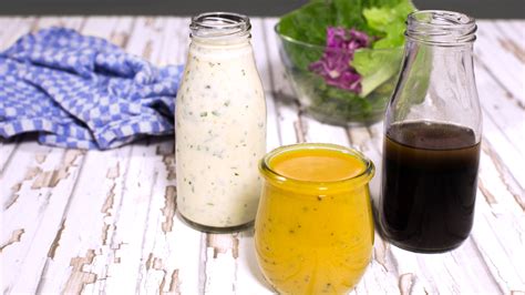 Salat-Dressing in drei Varianten