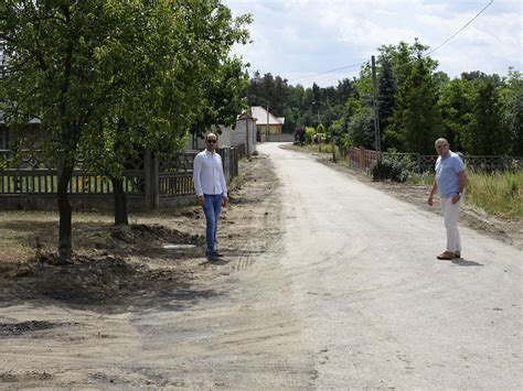 Prace drogowe w Brzustowcu Górkach Urząd Miejski w Drzewicy