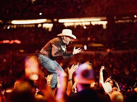 Concert review: Garth Brooks plays for real at AT&T Stadium in