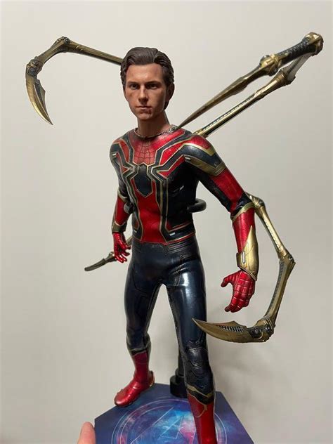 戰損Iron Spider hottoys mms482 鋼鐵蜘蛛俠 hot toys ht 興趣及遊戲 玩具 遊戲類 Carousell