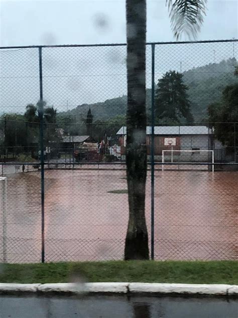 Defesa Civil de Três Coroas informa que Rio Paranhana ultrapassa cinco