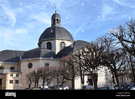 Léglise Saint Louis Hôpital De La Pitié Salpétrière Paris France