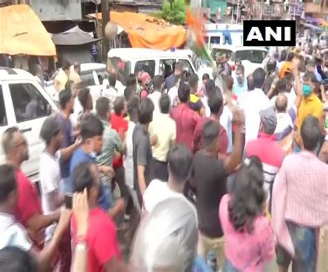 Ahead Of By Poll Tmc Bjp Workers Clash In Bhabanipur Dilip Ghosh