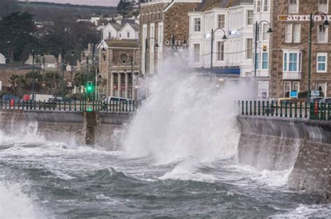 Battered Britain's TSUNAMI warning: Killer waves to strike the nation | Daily Star