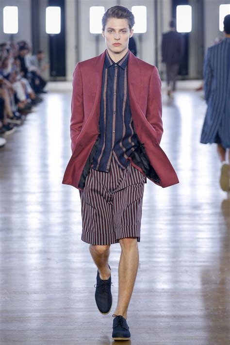 See The Complete Cerruti 1881 Spring 2018 Menswear Collection