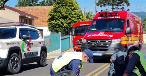 Motociclista é hospitalizado após colisão carro no Planalto Norte