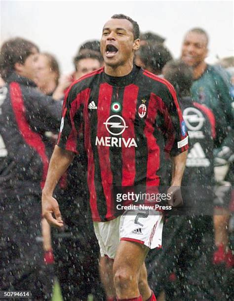 595 Cafu Milan Stock Photos, High-Res Pictures, and Images - Getty Images