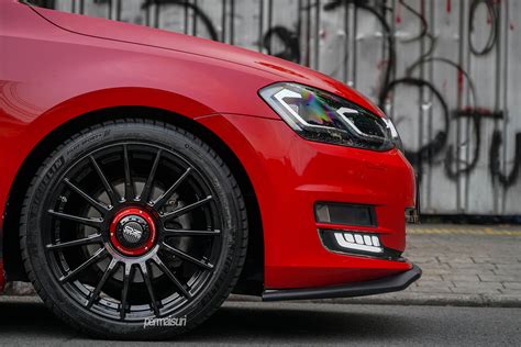 Permaisuri Oz Racing Superturismo Evoluzione On Volkswagen Golf Mk Vii