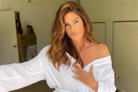 Cindy Crawford La Foto Senza Trucco Lascia I Fan Senza Parole è