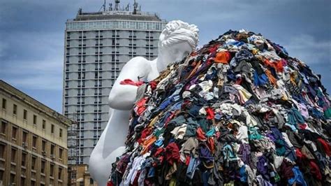 La Grande Venere Degli Stracci Di Pistoletto A Napoli