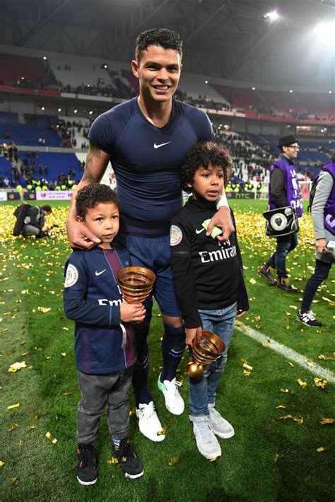 Thiago Silva and her children celebrate after winning the French ...