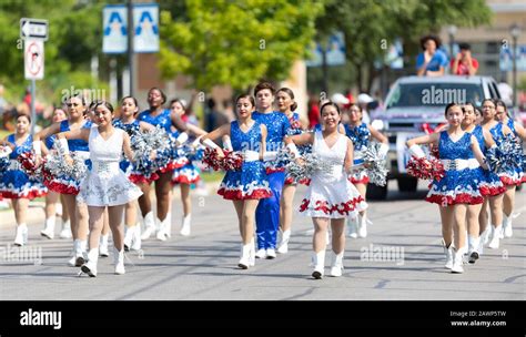 Arlington Texas Usa July 4 2019 Arlington 4th Of July Parade Members Of The Sam Houston