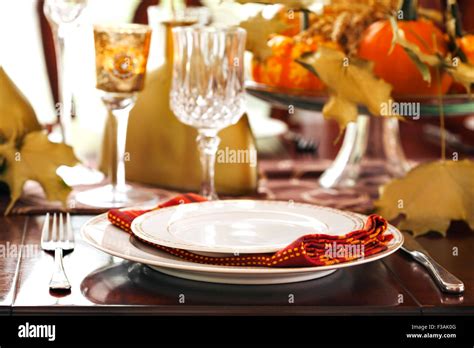 Thanksgiving table setting Stock Photo - Alamy