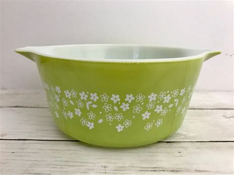 Lot Of 2 Pyrex Spring Blossom Green Crazy Daisy 474 B 15 Qt Etsy