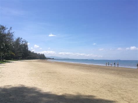 Tanjung Aru Beach on the map with photos and reviews🏖️ BeachSearcher.com