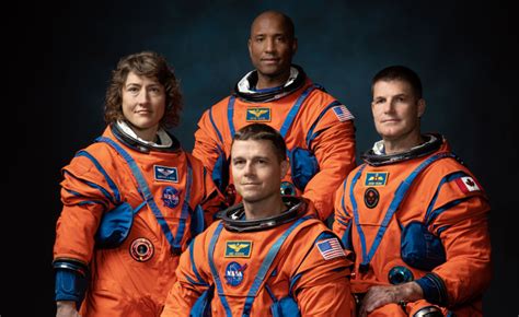 NASA announces astronauts who will fly by the moon next year