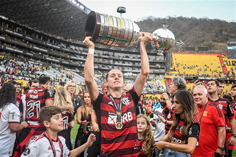 Flamengo Anuncia Renova O De Contrato Filipe Lu S