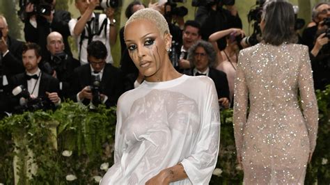 Met Gala 2024 perché Doja Cat ha indossato un vestito bagnato il