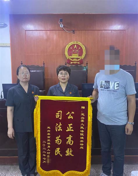 【为群众办实事示范法院创建】定兴法院： 一面锦旗 为高效调解交通事故案件点赞澎湃号·政务澎湃新闻 The Paper