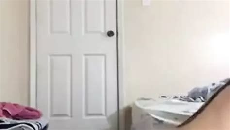 Cassy Bonne Milf Brune Se Caresse XHamster