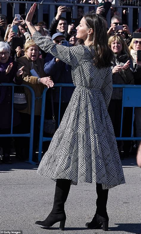 Queen Letizia Of Spain Wear Sophisticated Patterned Dress In Alicante