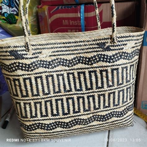 Jual Tas Rotan Ukuran Jumbo Tas Rotan Motif Etnik Khas Dayak