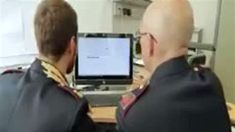 Mette in Rete video osé di un amica enne denunciato per sex extortion