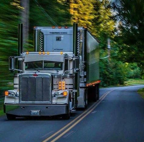 Pin By 💜 Lori Hall 💜 On 18 Wheelers Peterbilt Trucks Big Trucks