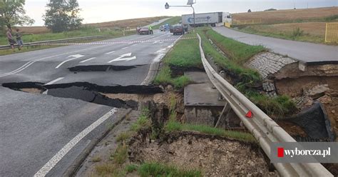 Skutki burz w Świętokrzyskiem zalane piwnice połamane drzewa