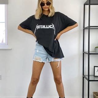 8 Hot Sexy Alexx Coll Bikini Pics