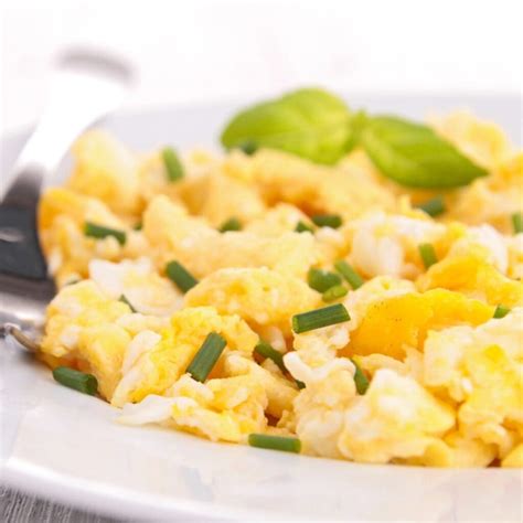 Easy Microwave Scrambled Eggs - Insanely Good