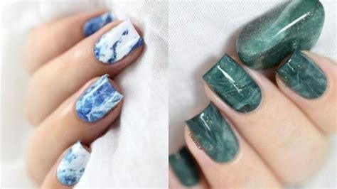 5 diseños de uñas marmoleadas de colores para una manicura elegante