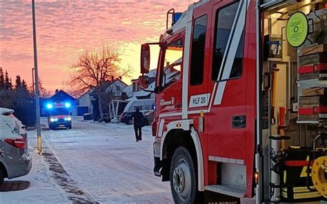 Feuerwehr rückt wegen Brand im Heizungsraum aus