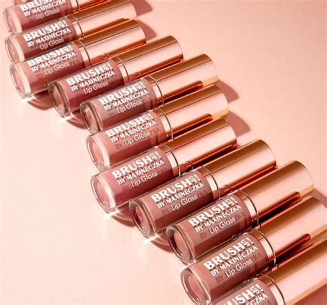 B Yszczyk Do Ust Brush Up O Kryj Cej Formule I Kremowym Po Ysku Taupe Nude Ezebra Pl