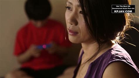 Tetona MILF Con Japonés Hijastro